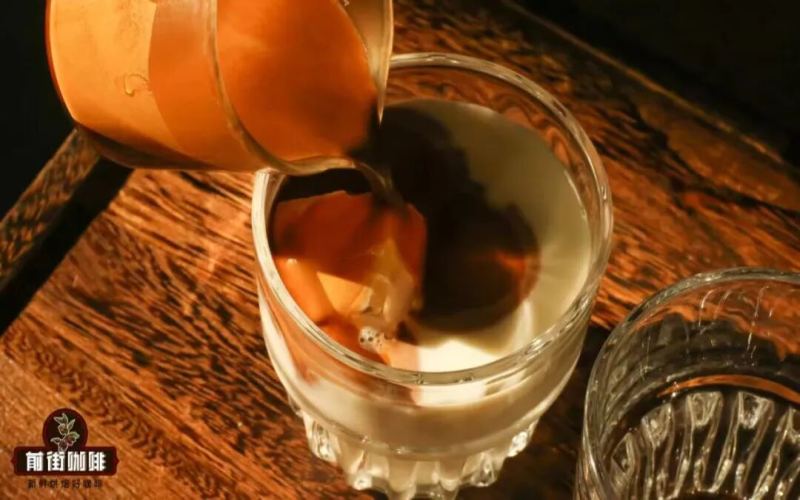 Espresso Milk Coffee | What Is a Dirty Coffee and How Does It Differ from an Iced Latte? What Are the Differences in How You Drink a Dirty and an Iced Latte?