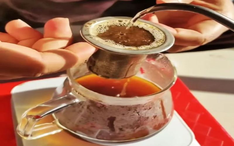 手冲咖啡没有电子秤怎么办？15g粉的目测技巧与分段注水方案