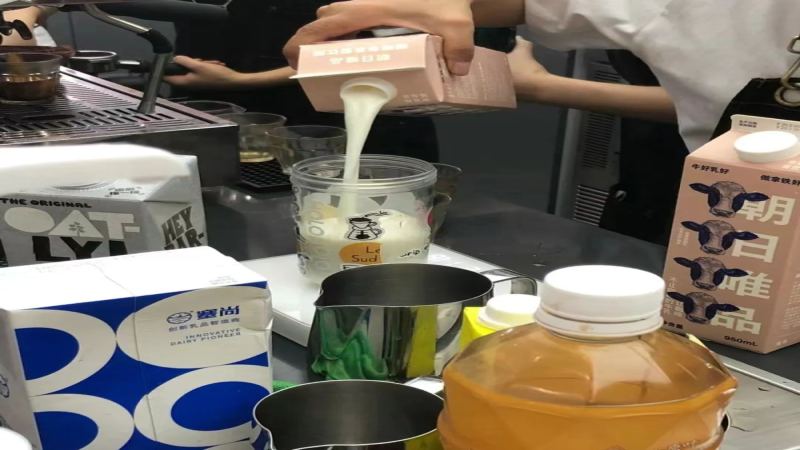 朝日唯品推出透明清透乳，澄清牛奶从手工走向量产化