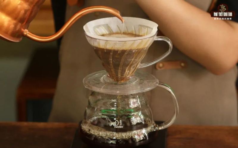 锥形、扇形与平底滤杯的注水差异：V60、Kalita、Wave绕圈方式全解析