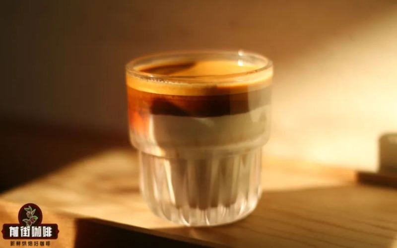 提纯牛奶与普通牛奶制作奶咖的差异解析：浓度、配比与实操指南