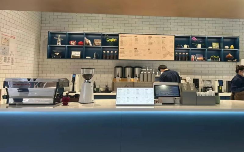 胖东来跨界自营咖啡店：不拼价格不卷特色，靠真诚服务能走多远