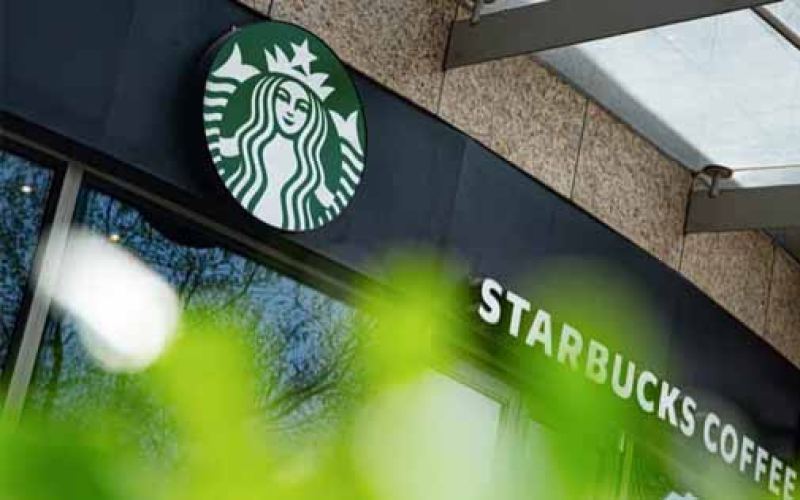 星巴克调整用工结构：兼职替代全职岗位，店长一人管多店引发关注
