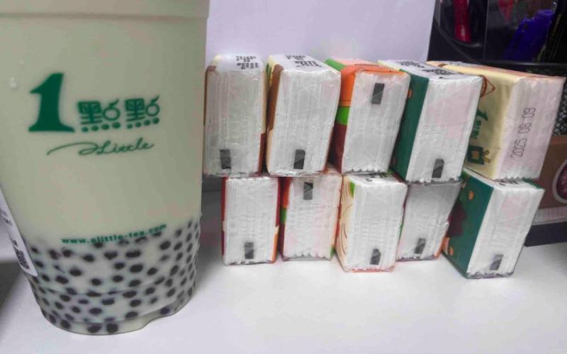茶饮外卖起送门槛引热议：一杯难送、凑单买纸巾，消费者与门店各有苦衷