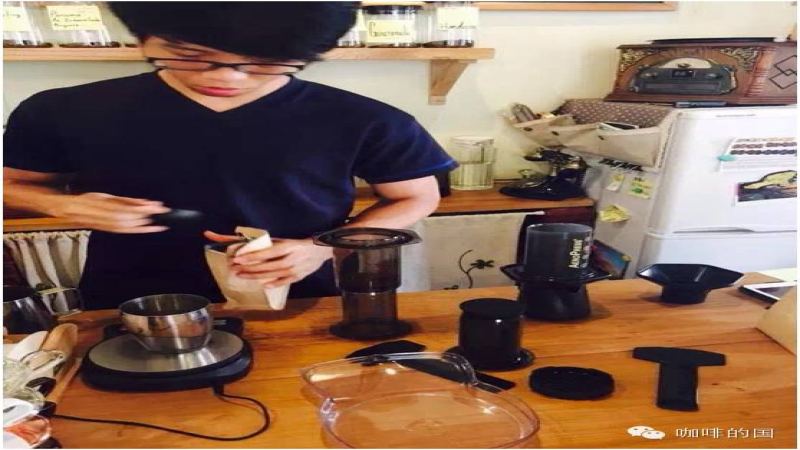 The Complete AeroPress Brewing Guide: From Step-by-Step Process to Parameter Adjustments, Make a Clean Cup of Coffee in 30 Seconds

