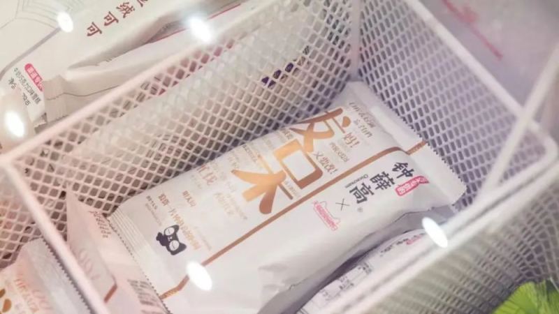 咖啡店争相与钟薛高联名：流量狂欢背后的专业冷思考