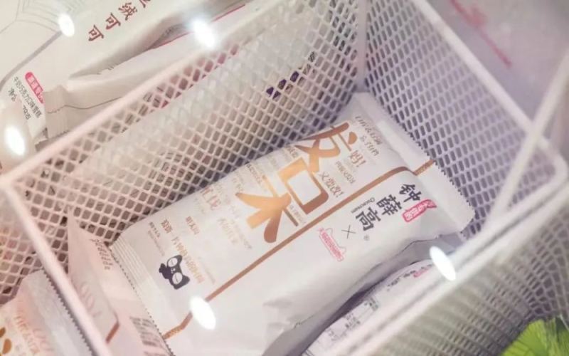 咖啡店争相与钟薛高联名：流量狂欢背后的专业冷思考