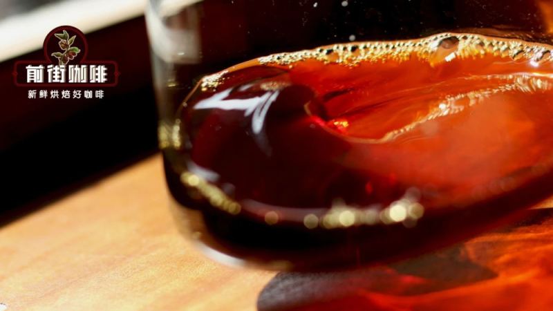 手冲咖啡一人份粉水比例解析：15克粉配225毫升水与三段式萃取实操技巧