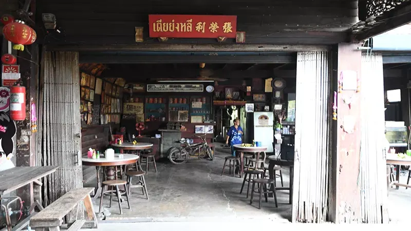 百年泰国咖啡馆的坚守：传统冲煮工艺与一杯咖啡的世代传承
