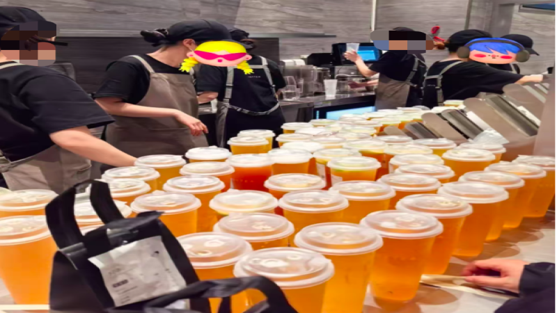 免费奶茶无人认领，门店一晚报废近百杯：0元购狂欢背后的浪费困局
