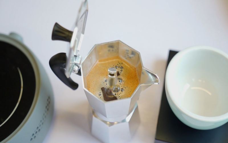 比乐蒂双阀摩卡壶冲煮技巧：粉量粗细度如何把控与风味优劣分析