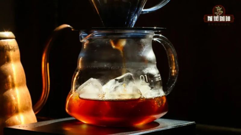 冰手冲咖啡制作秘诀：水温粉冰配比与研磨注水技巧全面解析