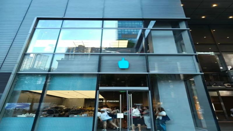 蓝瓶咖啡华南首店落户深圳万象天地，限定蓝色滤杯同步亮相