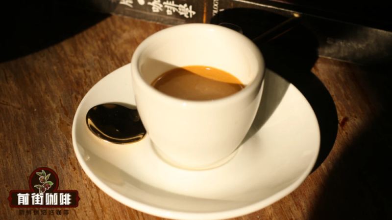 浓缩、芮斯崔朵与奶泡厚度：卡布奇诺和澳白风味差异的完整解析