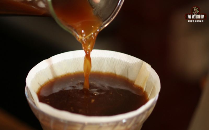 冷萃咖啡的优势解析：冷泡与冰滴的制作差异及风味表现对比