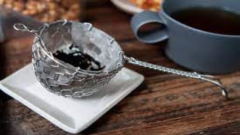 办公场景下散叶茶与茶包如何选择？红茶提神效果及品牌推荐解析