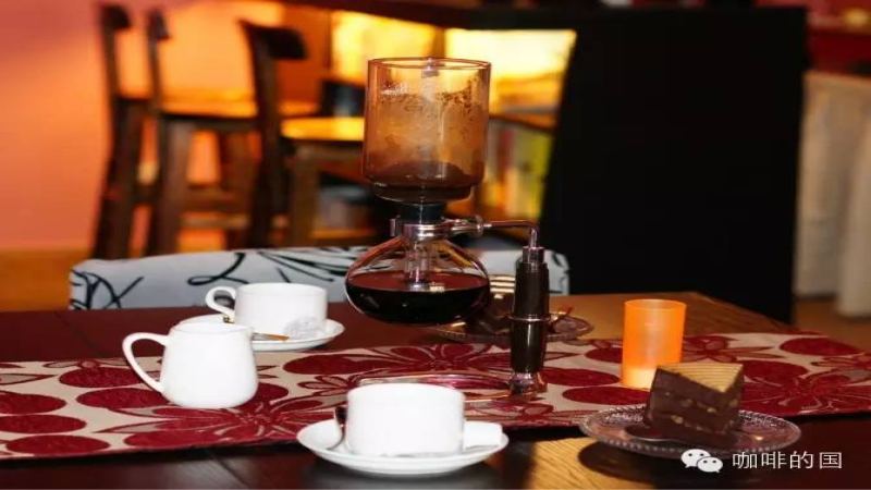How Is Decaf Coffee Decaffeinated? Explaining the Principles and Advantages of Supercritical Carbon Dioxide Extraction