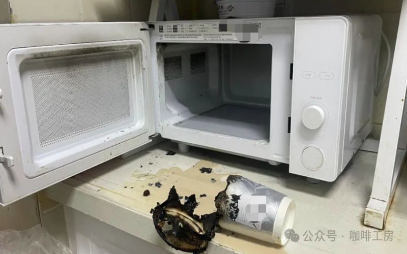 奶茶纸杯微波炉加热30秒起火，喜茶回应含金属材质不建议加热