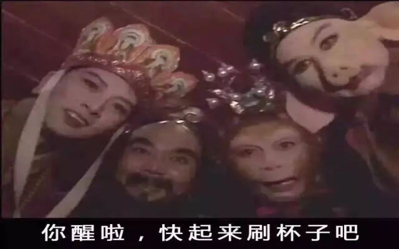 打发奶泡时空喷蒸汽的作用是什么？制作拿铁拉花前的关键操作细节