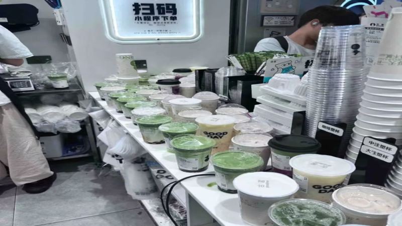 古茗买一送一爆单困局：员工连续剥果十数小时，品牌活动与门店承载力的失衡