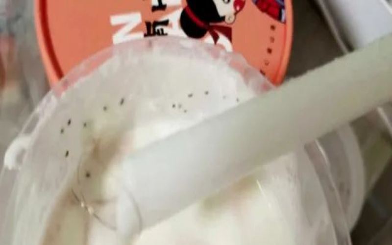 女子借外卖异物投诉十次勒索网红奶茶品牌，终审获刑一年三个月