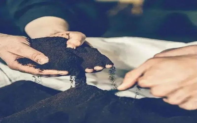 咖啡渣驱动咖啡烘焙：日本企业联手高校开发生物焦燃料，宣称实现零碳排放
