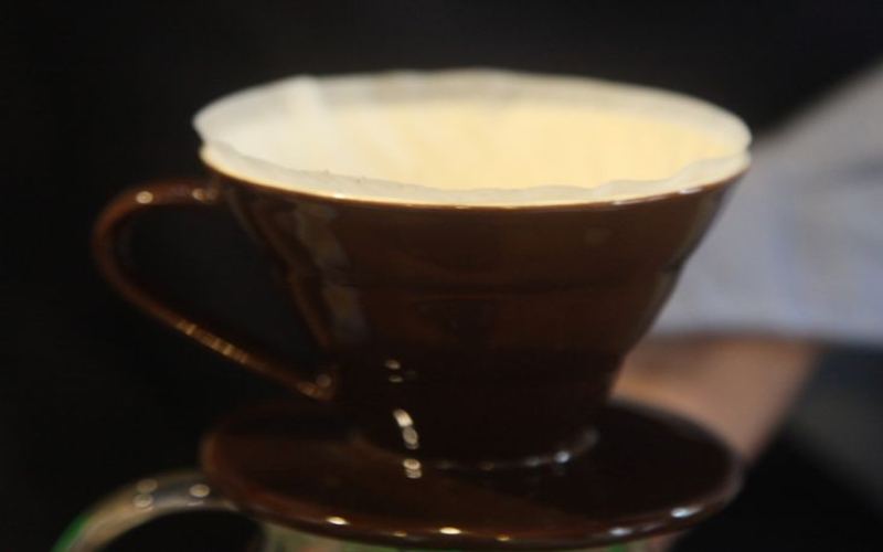 Hario V60滤杯01与02型号差异解析：开口尺寸、容量与冲煮风味的全面比较