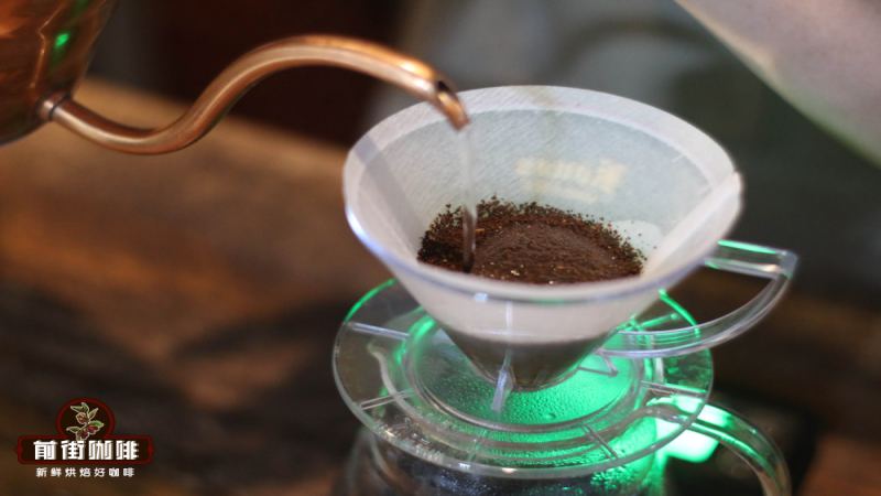 KONO滤杯手冲教学：从肋骨设计到分段萃取，详解中深烘焙咖啡的醇厚冲法