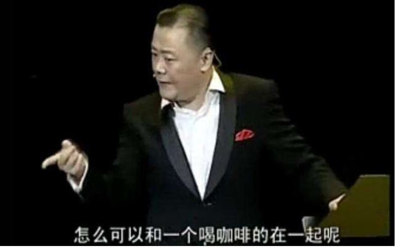 蒜香拿铁走红网络：从蒜泥挂杯到冰咖调制，这款网红咖啡制作教程全解析