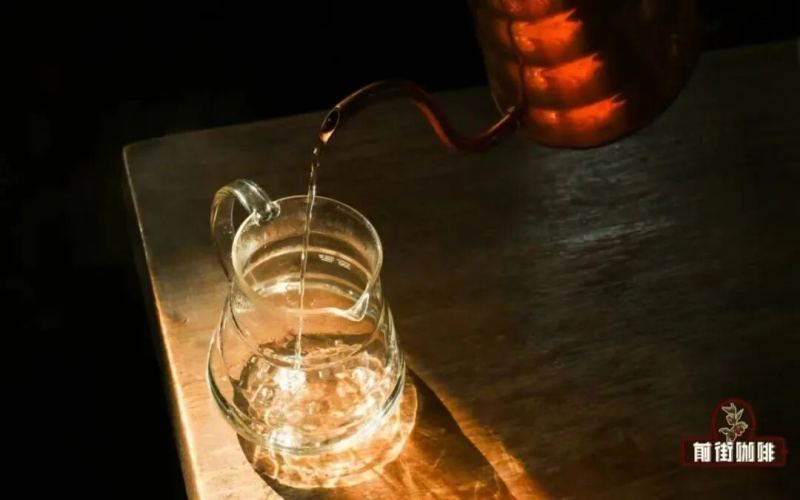 Americano | How can coffee beginners make a delicious iced Americano? What should be noted when making iced Americano? What coffee ratio is suitable for iced Americano?