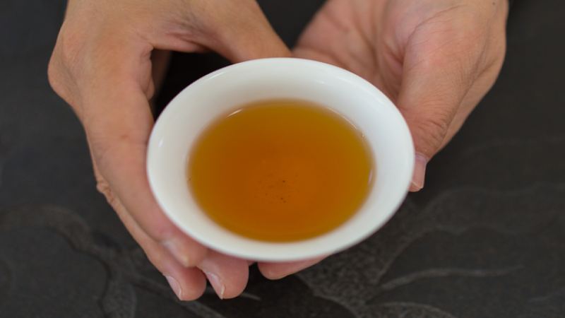白叶一号制作安吉红茶：风味特征及其与安吉白茶绿茶的差异解析