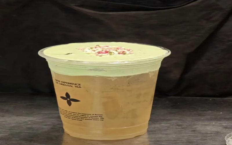 茉莉奶白开心果茉莉椰外卖奶盖沉底频发，品牌客服回应称未达出品标准