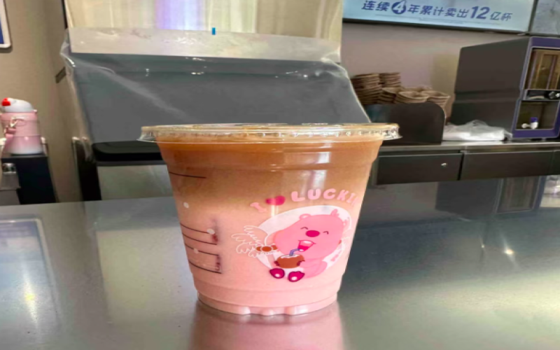 瑞幸Loopy联名新品大西瓜生椰冷萃评测：西瓜椰子风味突出，咖啡存在感引热议