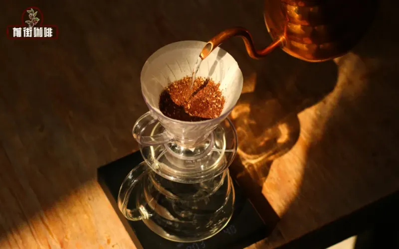 聪明杯控水阀的妙用：锁定热水实现均匀闷蒸的手冲操作与参数分享