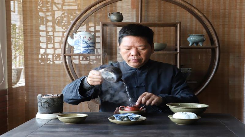 鸭屎香单丛乌龙茶真有鸭屎味吗？探秘其名称由来、加工工艺与独特之处