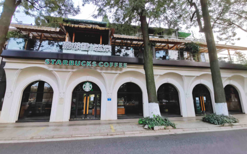 国庆假期中昆明翠湖星巴克突闭店：风光门店谢幕，金俊广场店与旭东K9中心店也相继停业