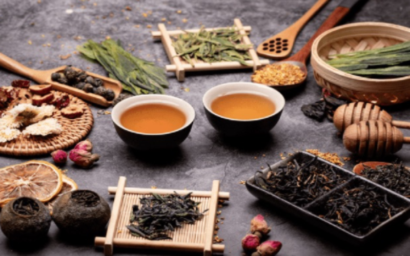 年轻人掀起中药茶饮热潮，养生新风尚悄然兴起