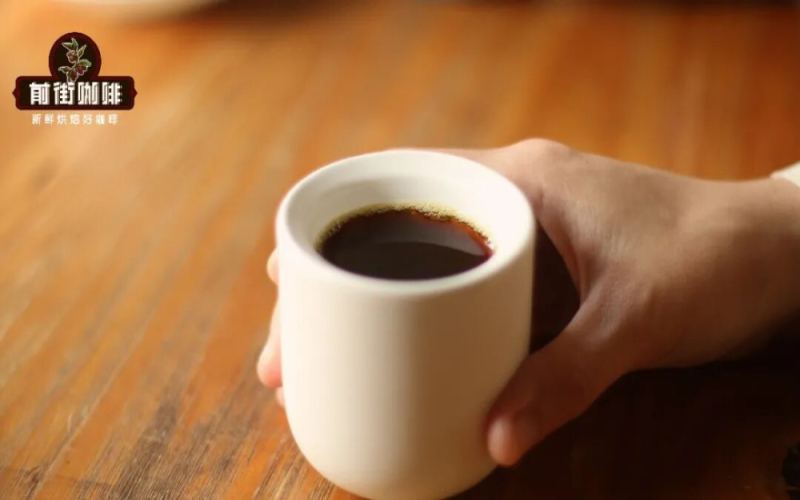挑选咖啡杯的实用指南：材质、容量、厚薄与杯型如何影响浓缩、拿铁、澳白与Dirty的口感