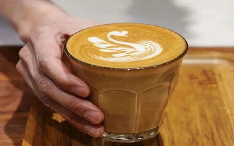 Choosing beans for a moka pot by roast level: where does the crema come from?