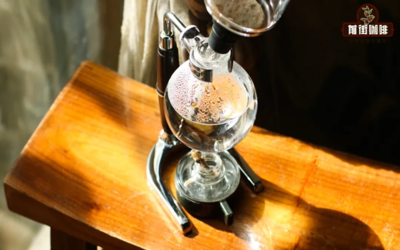 虹吸壶与手冲咖啡有何不同？赛风壶能用滤纸替换法兰绒吗？虹吸原理全解析