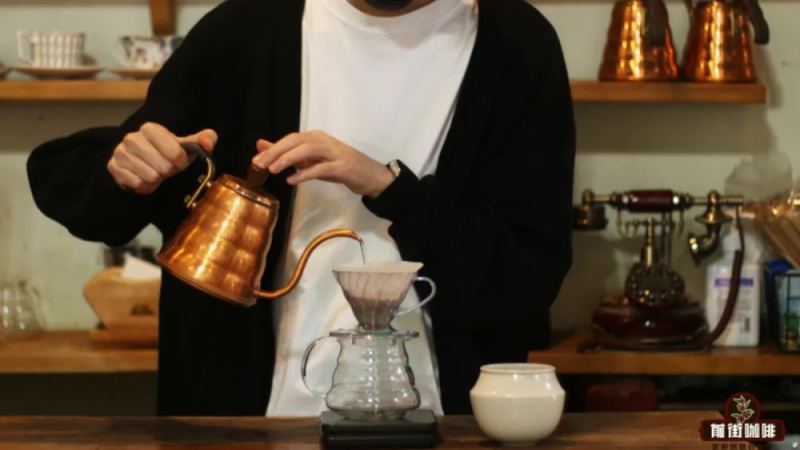 气温走低时如何稳定手冲咖啡品质？水温、器具预热与静电处理全解析