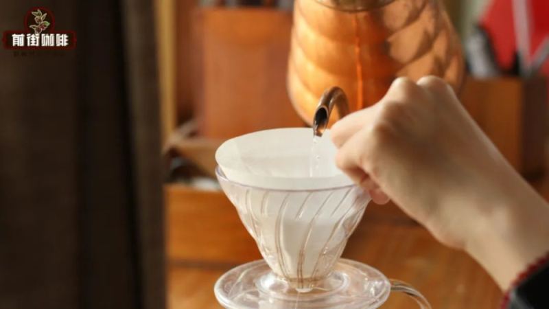 手冲咖啡湿滤纸用热水还是常温水？实测三种滤杯材质的风味差异